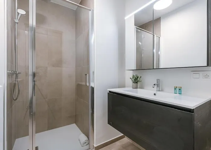 Huswell - Bright At The Harbor Of * Ostende