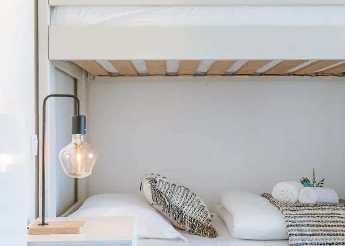 Huswell - Bright At The Harbor Of Ostende